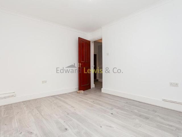 House for rent in Brownswood Park, Stoke Newington