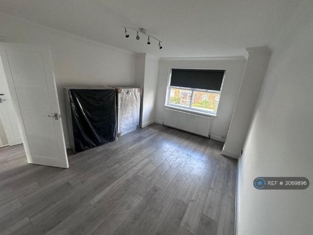 House for rent in London Borough of Croydon, Greater London