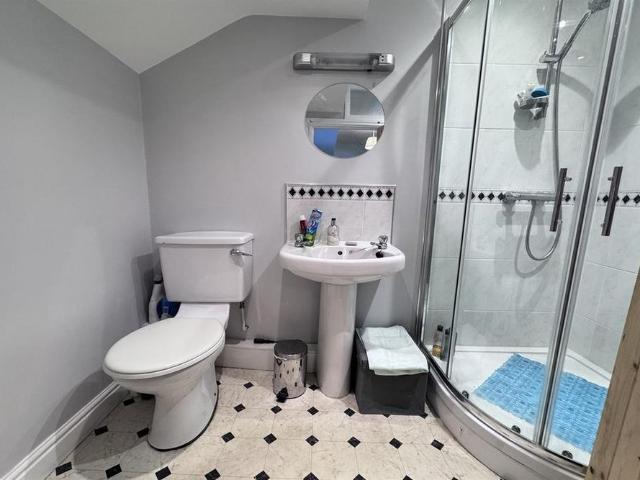 House for rent in Charlesworth, East Midlands