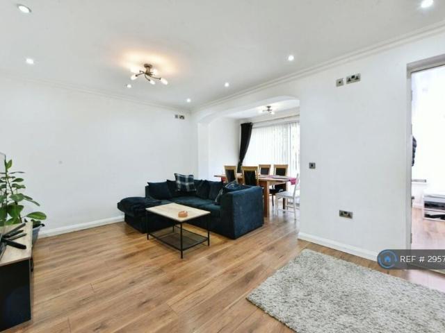 House for rent in Swinton Park, Salford