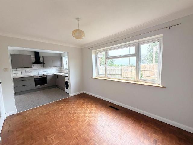 House for rent in Sidley, Heathlands
