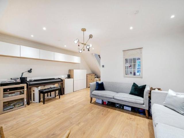 House for rent in Woking, Surrey