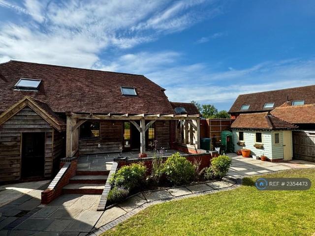 House for rent in Cox Green, Horsham