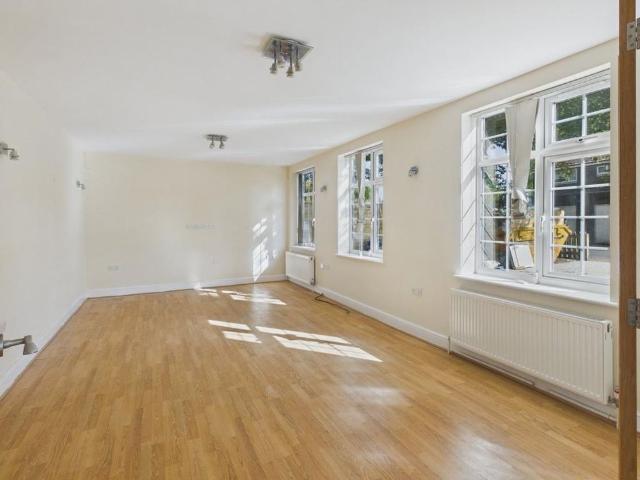 House for rent in Daws Hill, Cressex