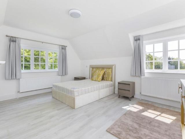 House for rent in Napsbury Park, Five Acres