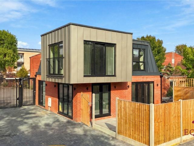 House for rent in Freezywater, Greater London