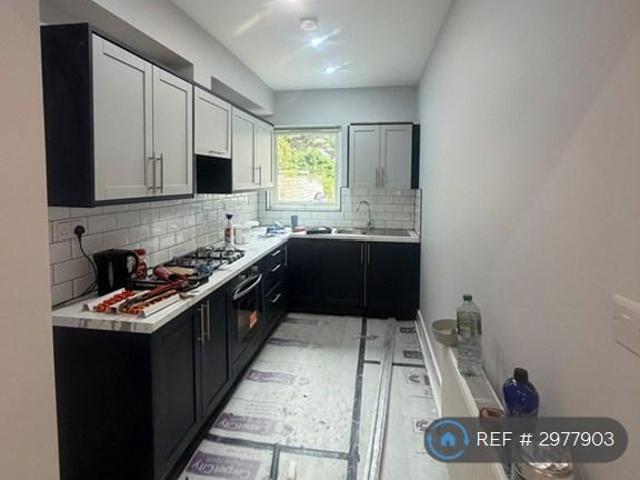 House for rent in Ponders End, Greater London