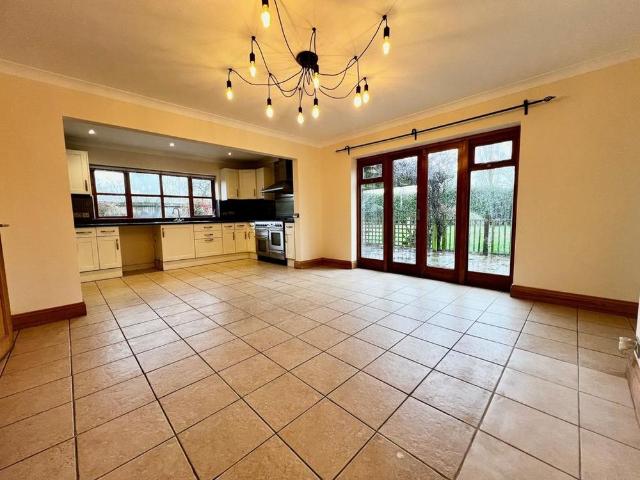 House for rent in Chippenham, Barway
