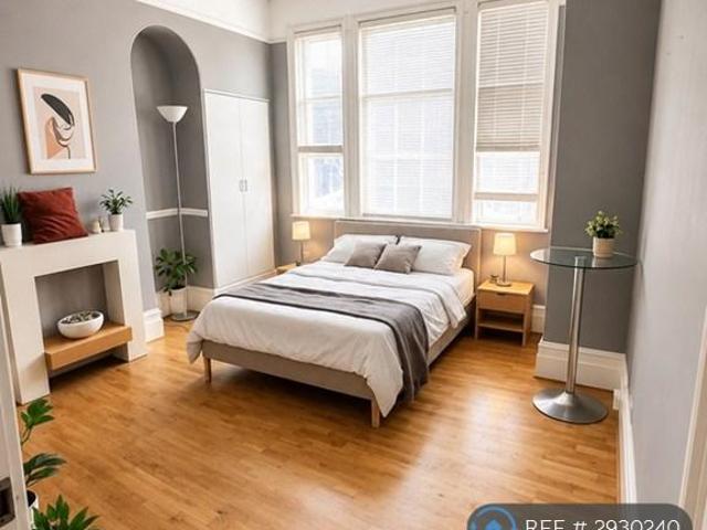 House for rent in Bowes, Greater London