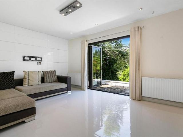 House for rent in London Borough of Croydon, Purley