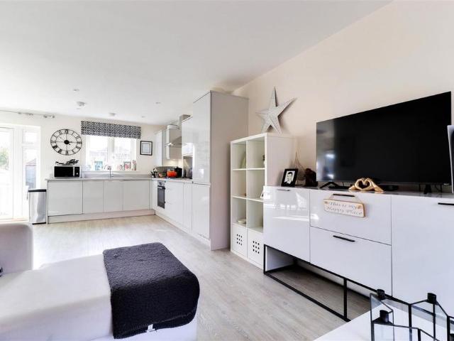House for rent in Fole, Surrey