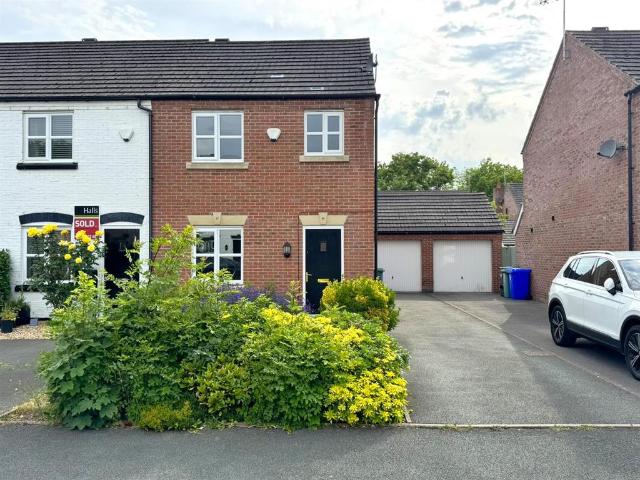 House for rent in Maelor South, Wales