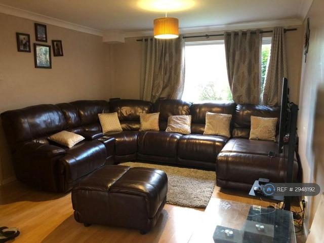 House for rent in Navestock Side, Essex
