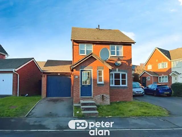 Apartment for rent in Laleston, Broadlands