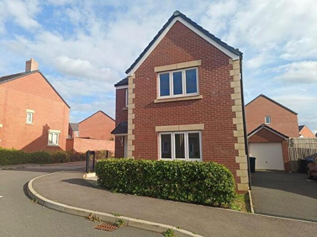 Apartment for rent in Priors Hall Park, Weldon