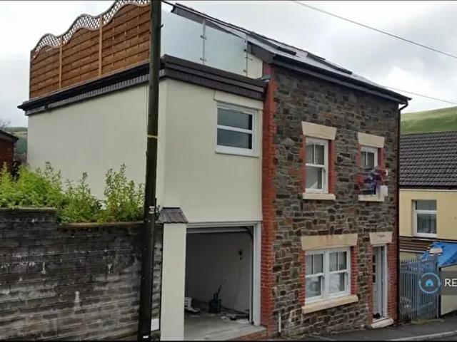 Apartment for rent in Blaenllechau, Ferndale