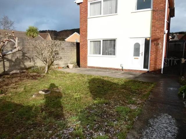 Apartment for rent in Baglan