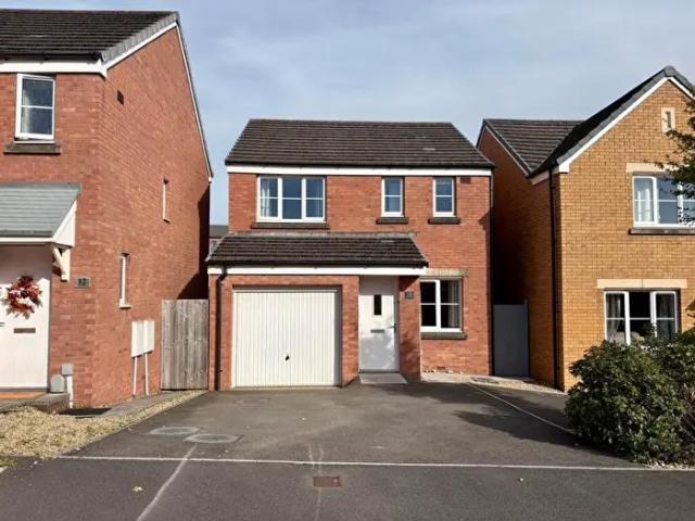 Apartment for rent in Parc Derwen, Coity