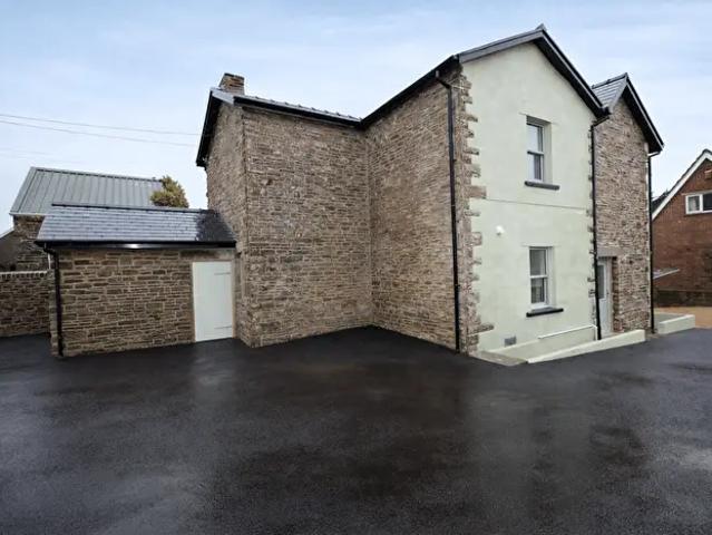 Apartment for rent in Llantrisant