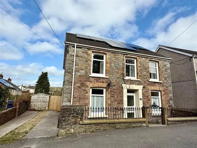 Apartment for rent in Gorslas, Cwm-y-glo
