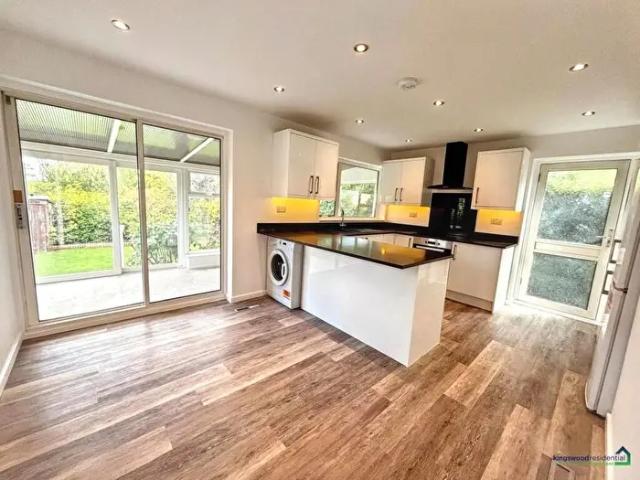 Apartment for rent in Clifton, Haddon