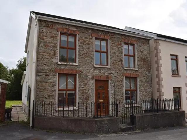 Apartment for rent in Capel, Felinfoel