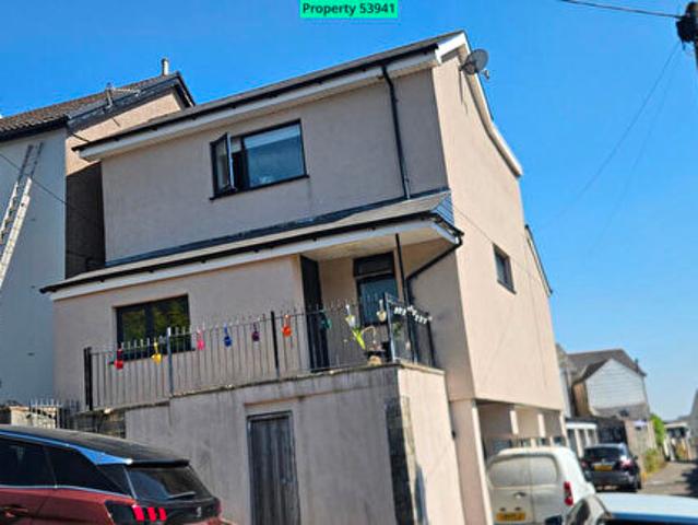 Apartment for rent in Cwm Clydach, Clydach Vale