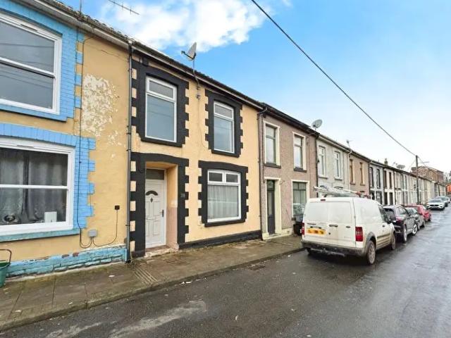 Apartment for rent in Penrhiwceiber, Miskin