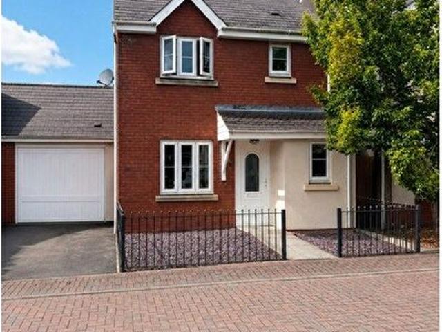 Apartment for rent in Gorseinon, Wales