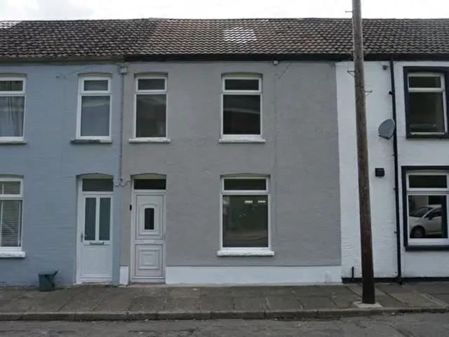 Apartment for rent in Cwm