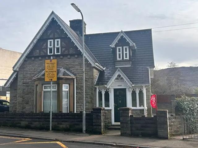 Apartment for rent in Baglan