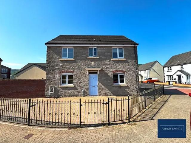 Apartment for rent in Aberaman, Wales