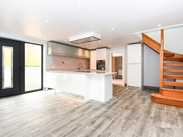 Apartment for rent in Black Bourton, Oxfordshire