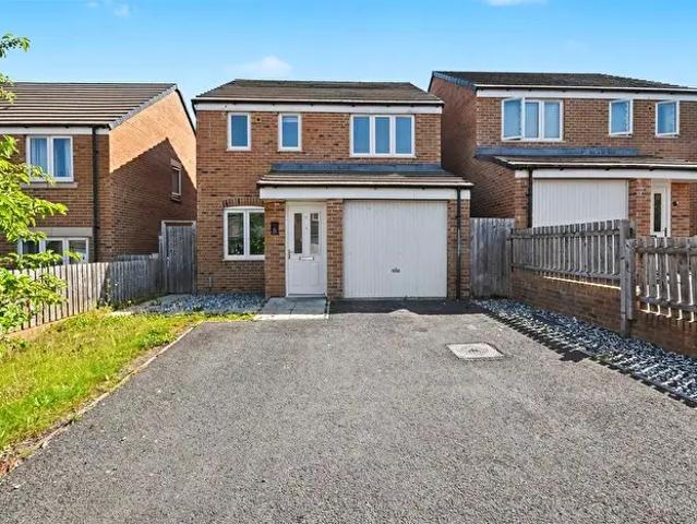Apartment for rent in Priors Hall Park, Weldon