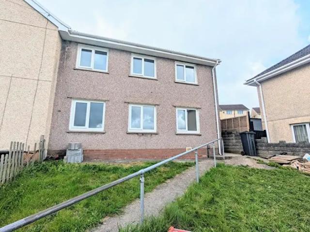 Apartment for rent in Cimla, Neath