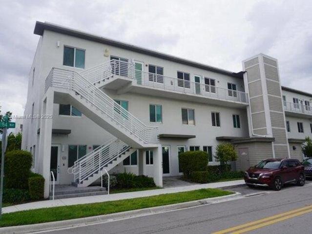 Condo for rent in Doral