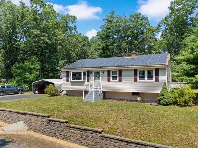 House for sale in Dracut, Massachusetts