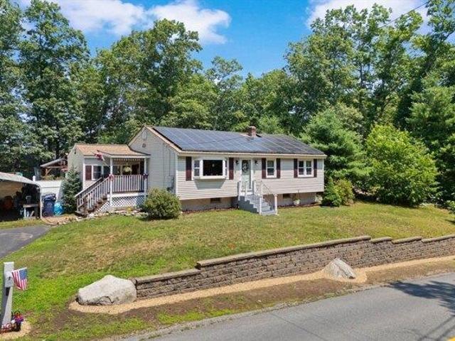 House for sale in Dracut, Massachusetts