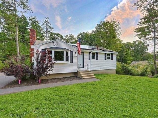 House for sale in Dracut, Massachusetts