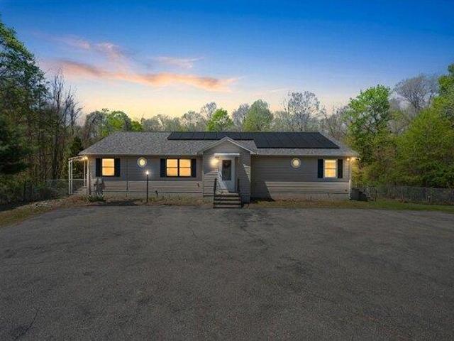 House for sale in Dudley, Massachusetts