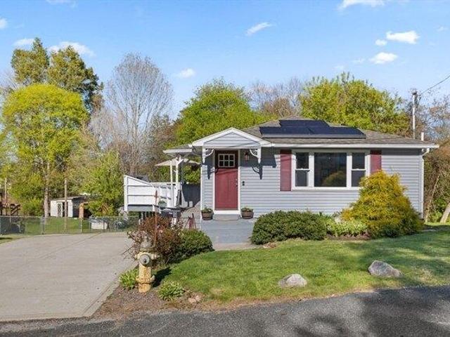 House for sale in Dudley, Massachusetts