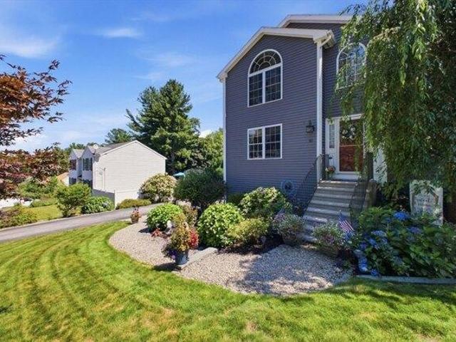 House for sale in Dudley, Massachusetts
