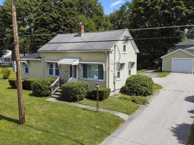 House for sale in Dudley, Massachusetts