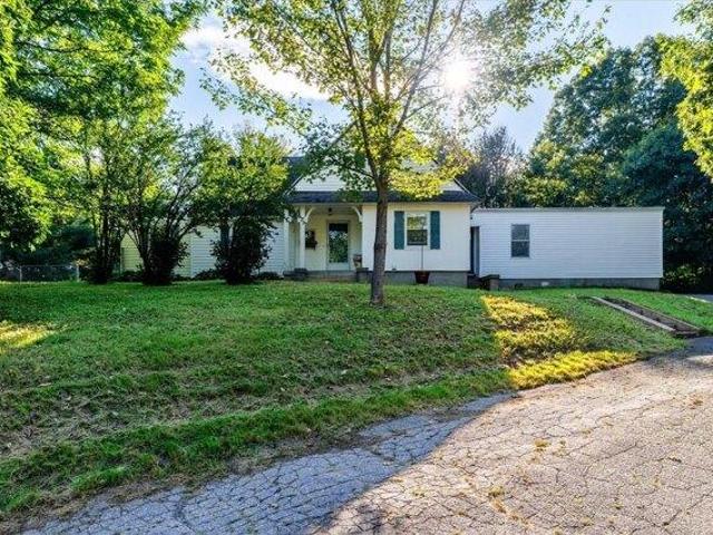 House for sale in Dudley, Massachusetts