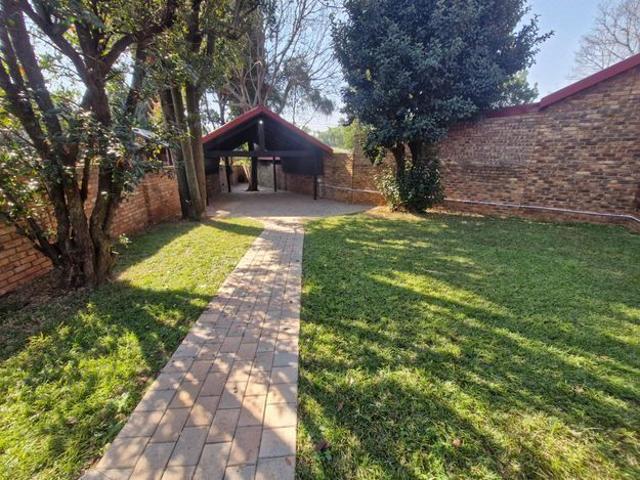 Apartment for rent in Faerie Glen, Gauteng