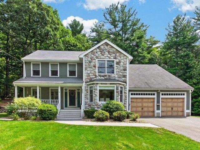 House for sale in Dunstable, Massachusetts