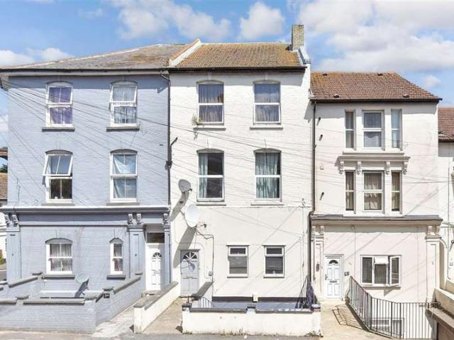 Apartment for sale in Folkestone