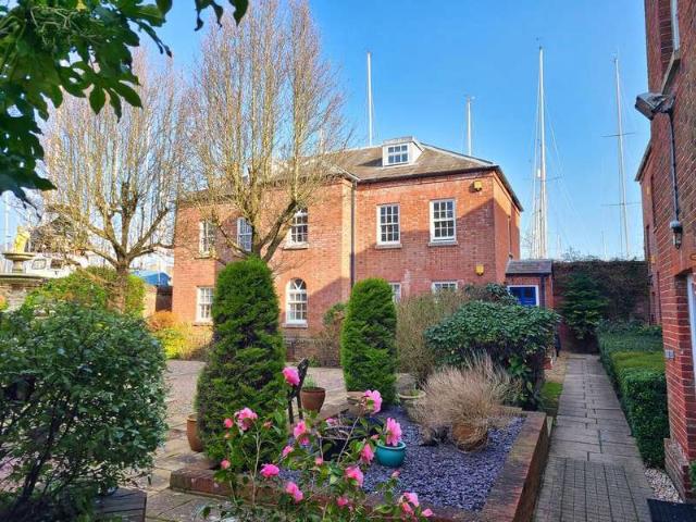 Apartment for sale in Ashurst Bridge, Hampshire