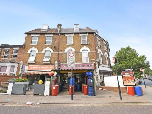 Apartment for sale in Harlesden, Greater London