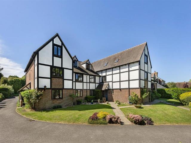 Flat for sale in Berrick Salome, Oxfordshire